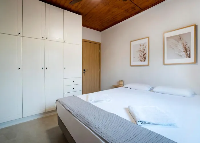 Olivia * Λουτράκι